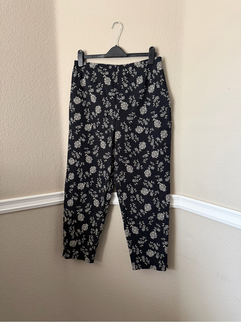 Talbots Black and White Floral Petite Stretch Pants